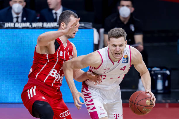 从后场发起 从后场发起