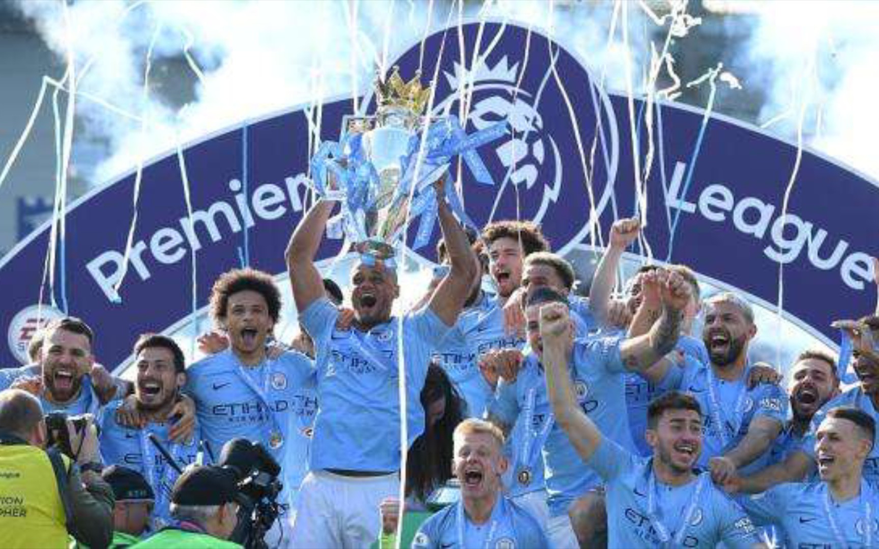 蹴而就的天 蹴而就的天